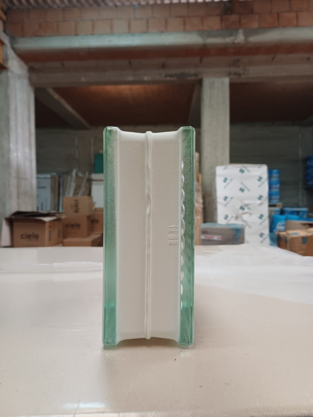 Vetro cemento Trasparente rigato 19x19x8 cm - immagine 2