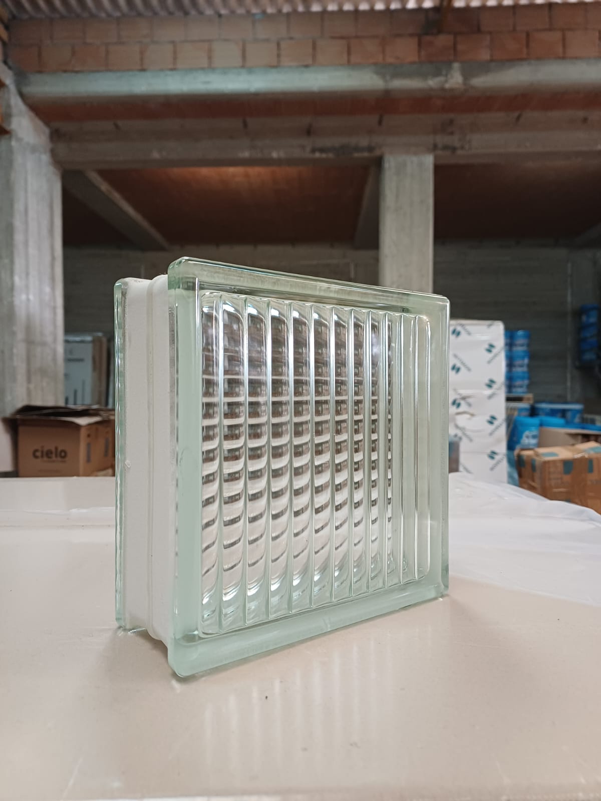 Vetro cemento Trasparente rigato 19x19x8 cm - immagine 3